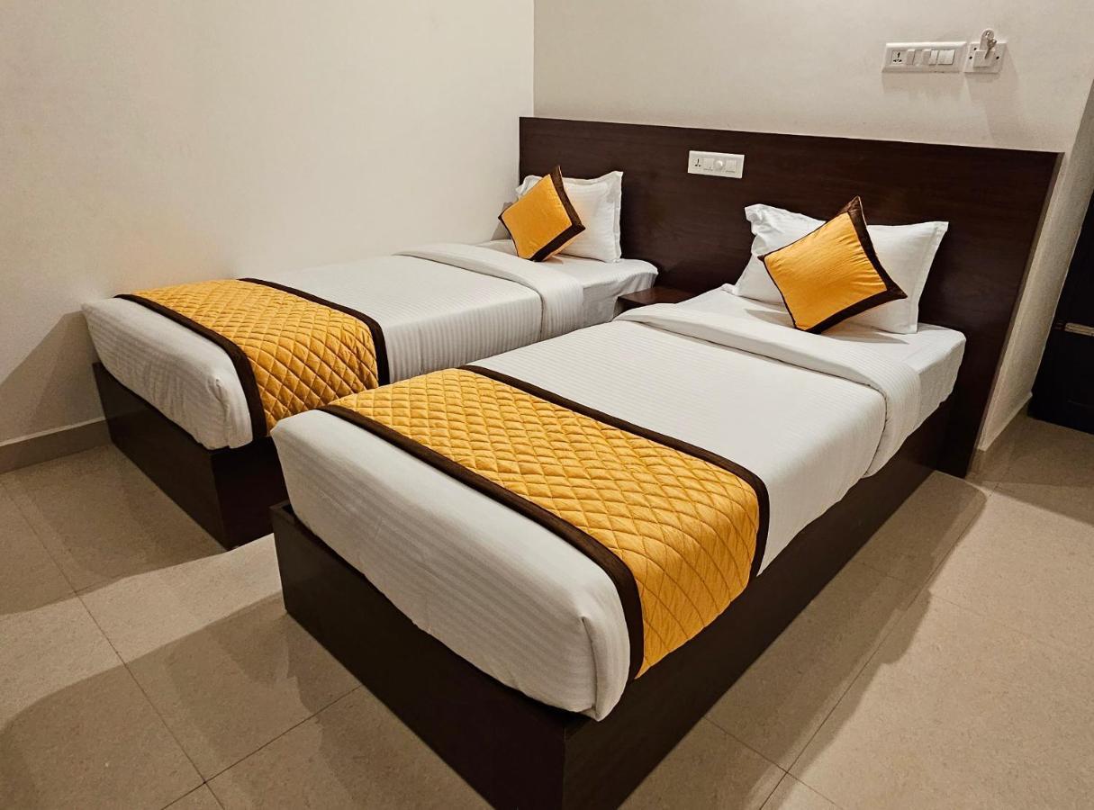 Blueway Residency Downtown Hotel Thiruvananthapuram Exteriör bild