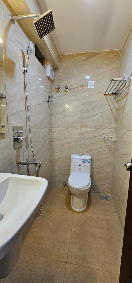 Blueway Residency Downtown Hotel Thiruvananthapuram Exteriör bild