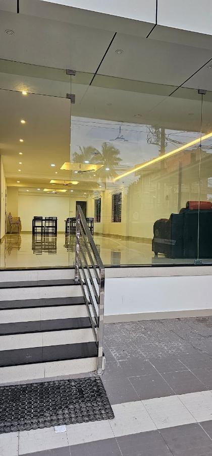Blueway Residency Downtown Hotel Thiruvananthapuram Exteriör bild
