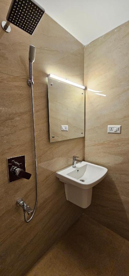 Blueway Residency Downtown Hotel Thiruvananthapuram Exteriör bild