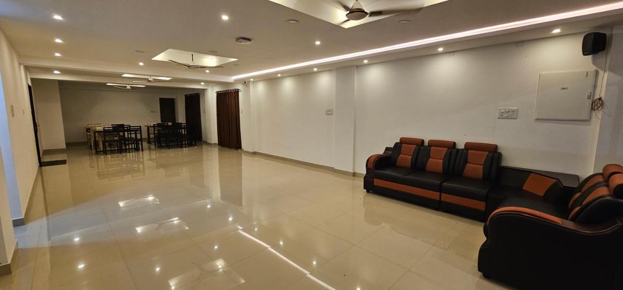 Blueway Residency Downtown Hotel Thiruvananthapuram Exteriör bild
