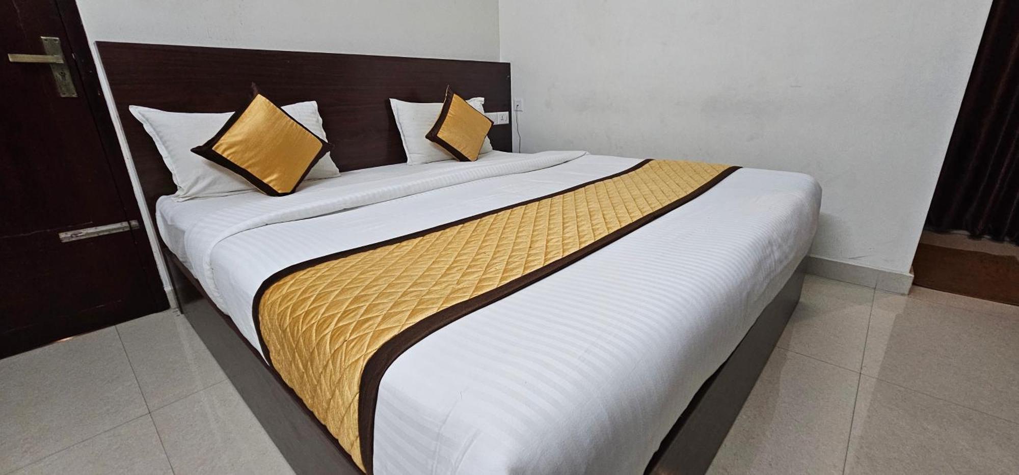 Blueway Residency Downtown Hotel Thiruvananthapuram Exteriör bild