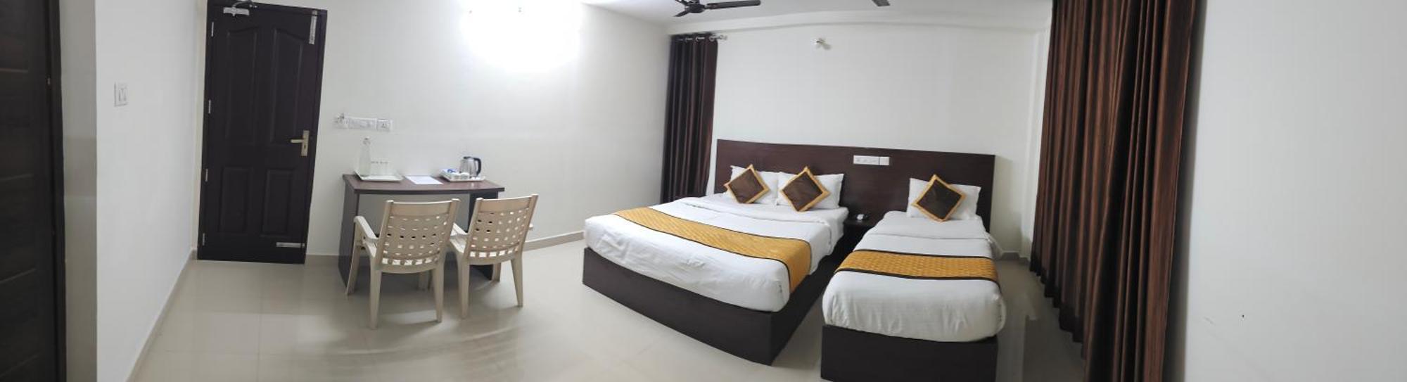 Blueway Residency Downtown Hotel Thiruvananthapuram Exteriör bild