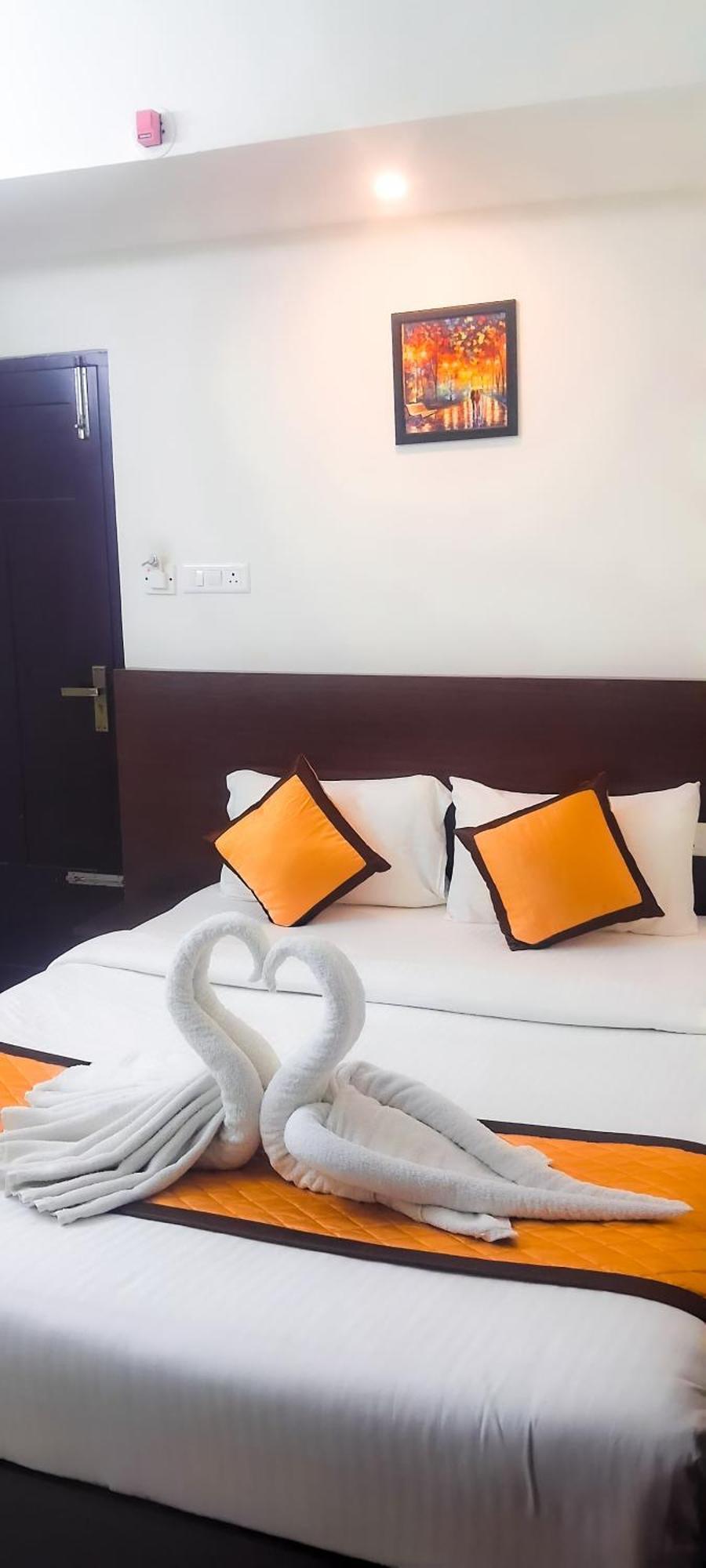 Blueway Residency Downtown Hotel Thiruvananthapuram Exteriör bild